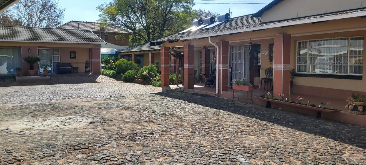 African Elephant Guesthouse Джърмистон Екстериор снимка