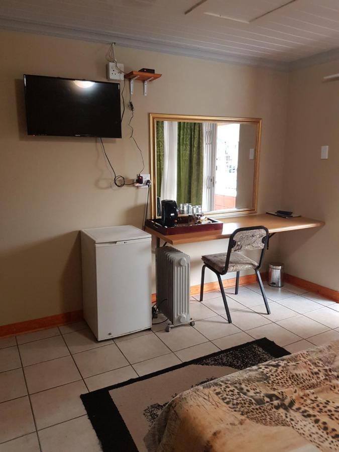 African Elephant Guesthouse Джърмистон Екстериор снимка