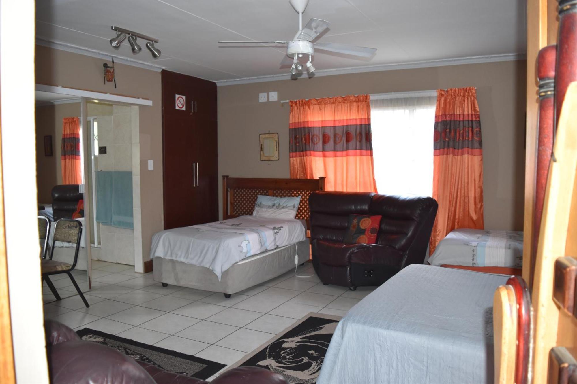African Elephant Guesthouse Джърмистон Екстериор снимка